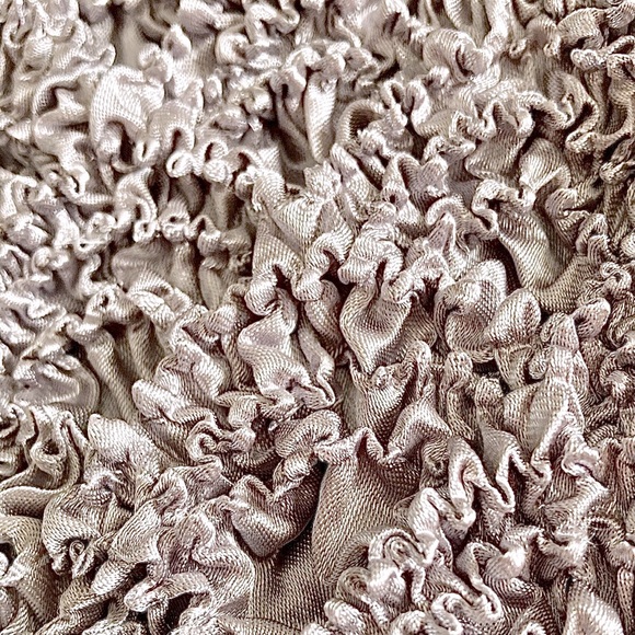 UNBRANDED silver satiny short sleeve popcorn top - Picture 7 of 8